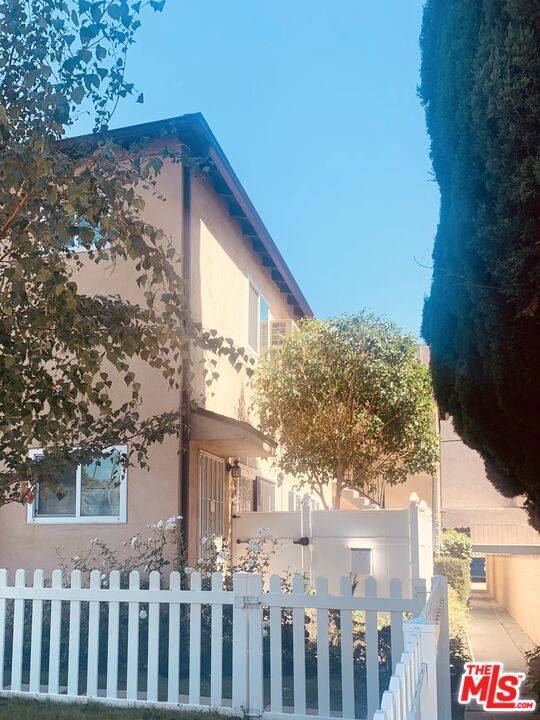 Valley Village, CA 91607,5226 Wilkinson AVE #4