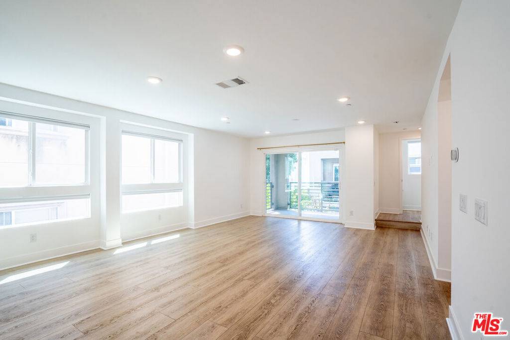 Valley Village, CA 91607,5257 N Bainbridge PL