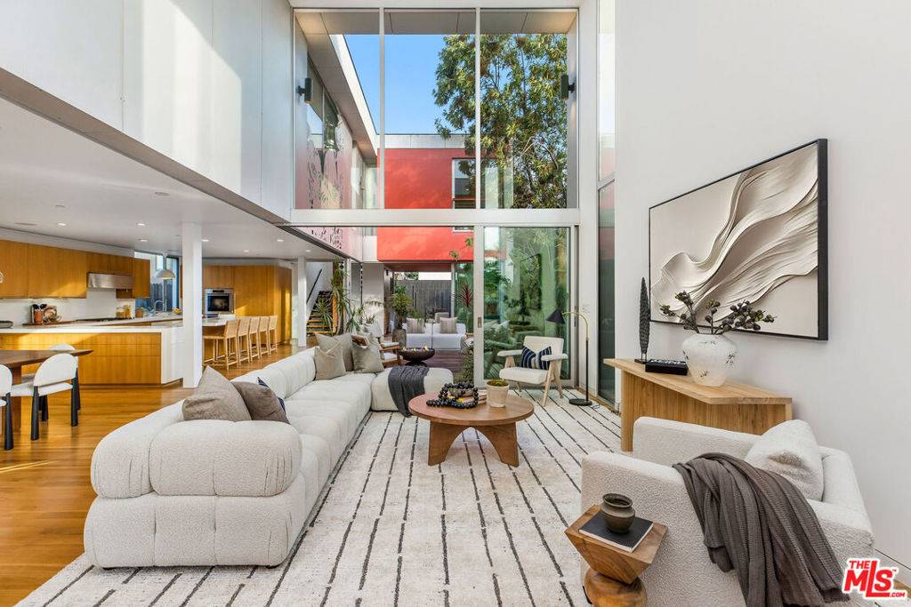 Venice, CA 90291,732 Brooks AVE