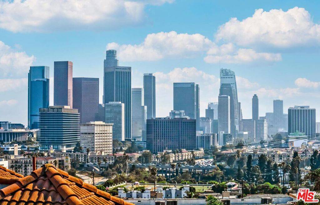 Los Angeles, CA 90012,1007 Figueroa TER #B