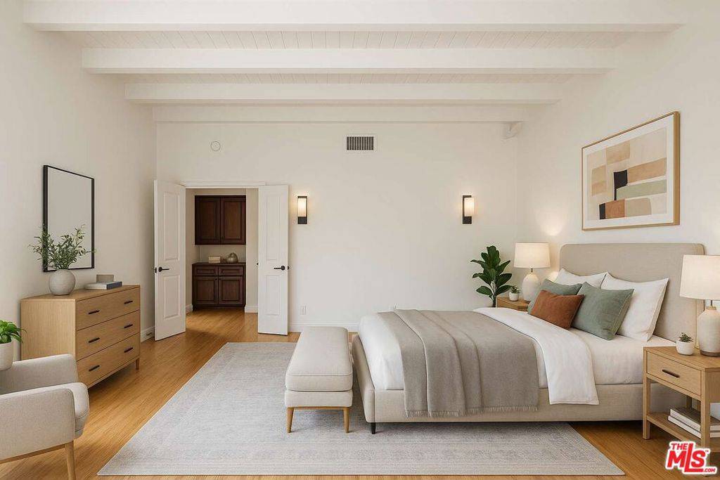 Sherman Oaks, CA 91423,14235 Greenleaf ST