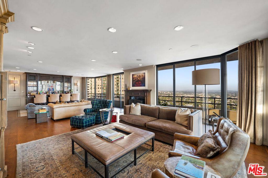 Los Angeles, CA 90024,10601 Wilshire BLVD #1603