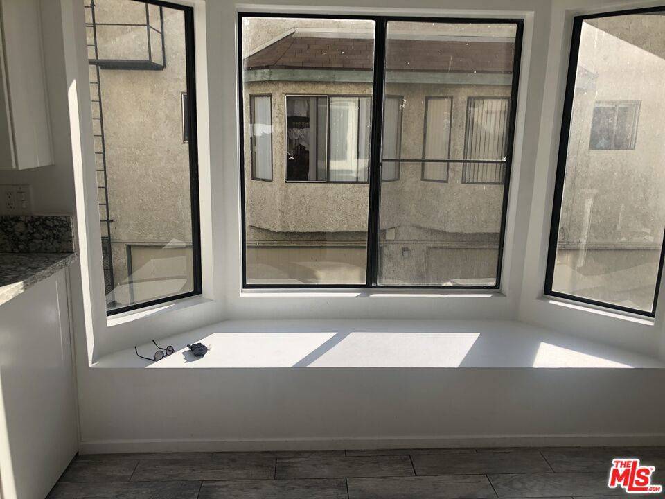 Van Nuys, CA 91406,7550 Zombar AVE #17