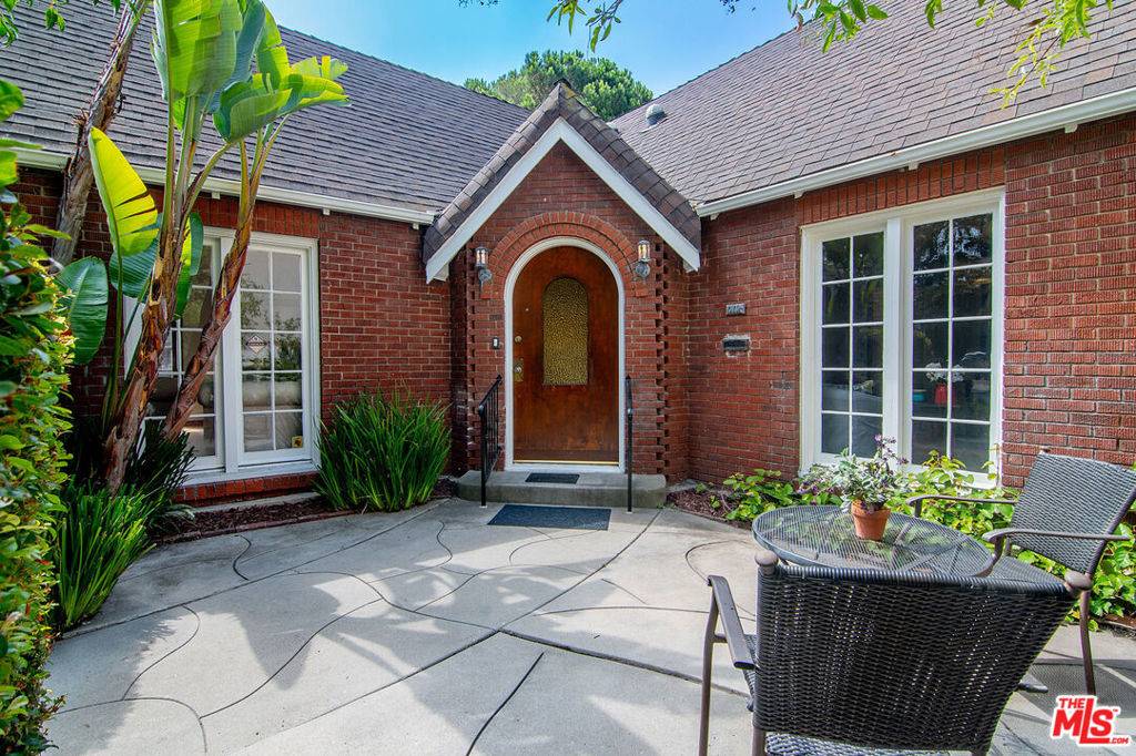 Santa Monica, CA 90402,212 16th ST