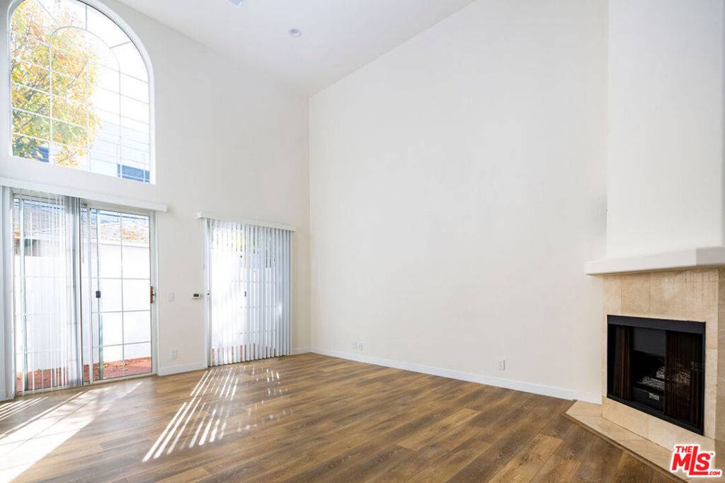 Santa Monica, CA 90404,1338 Yale ST #A
