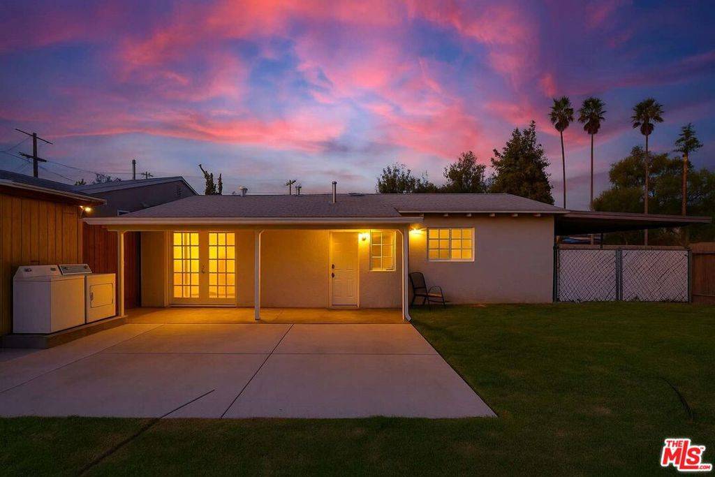 Canoga Park, CA 91304,7716 Owensmouth AVE