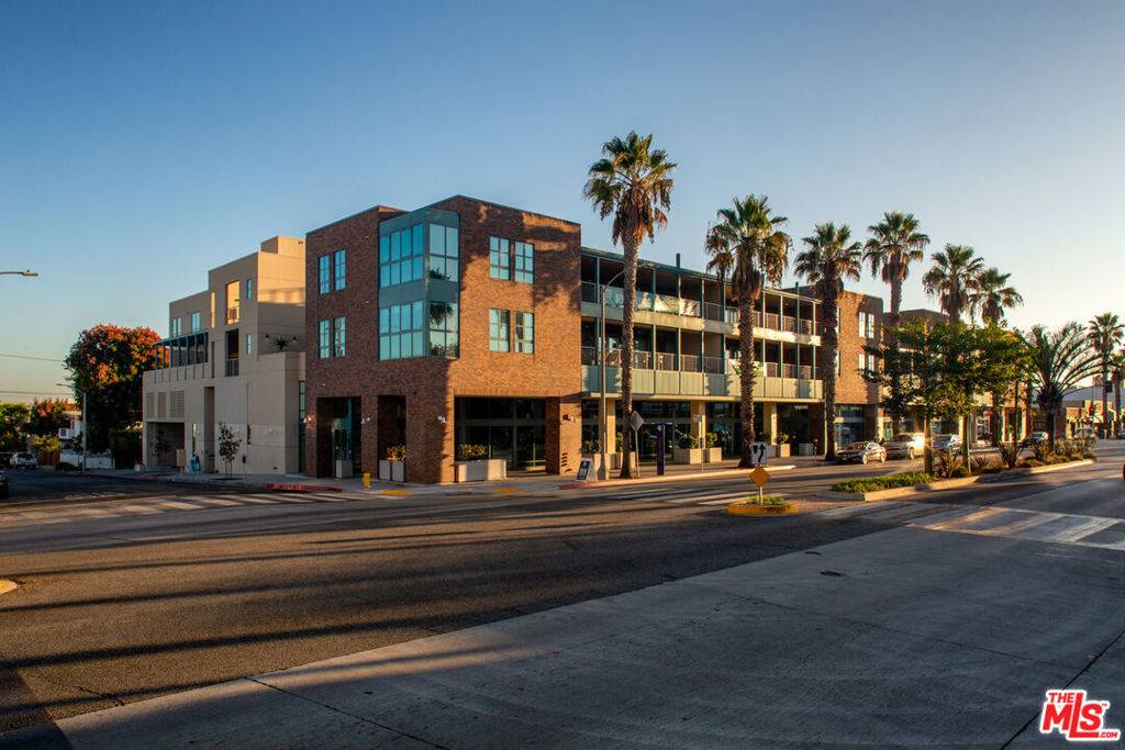 Santa Monica, CA 90403,2300 WILSHIRE #214