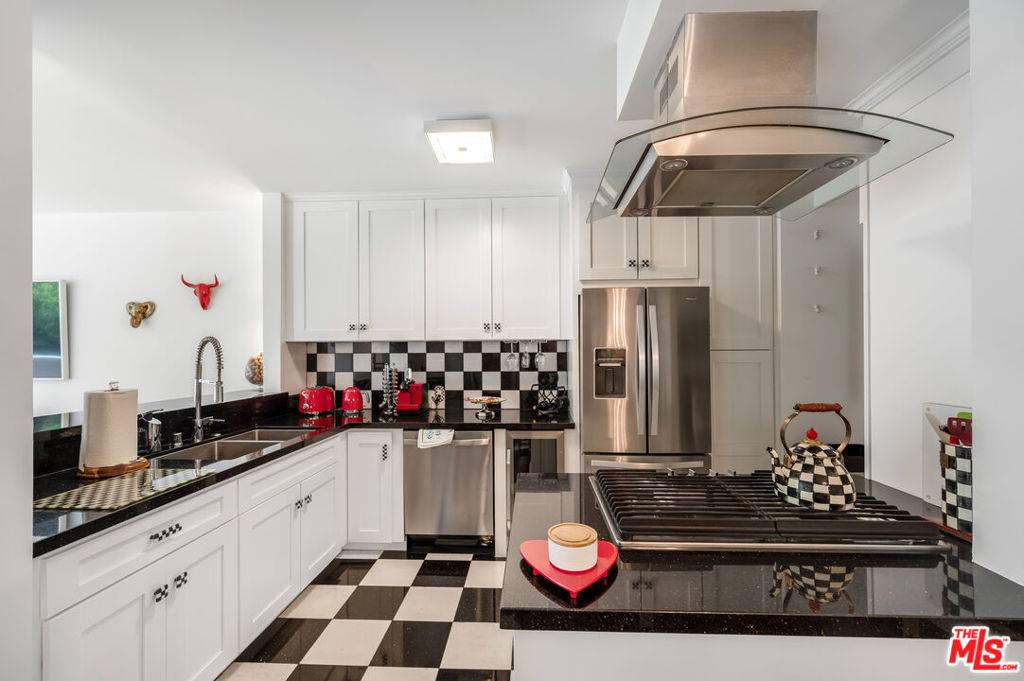 West Hollywood, CA 90069,8787 Shoreham DR #203
