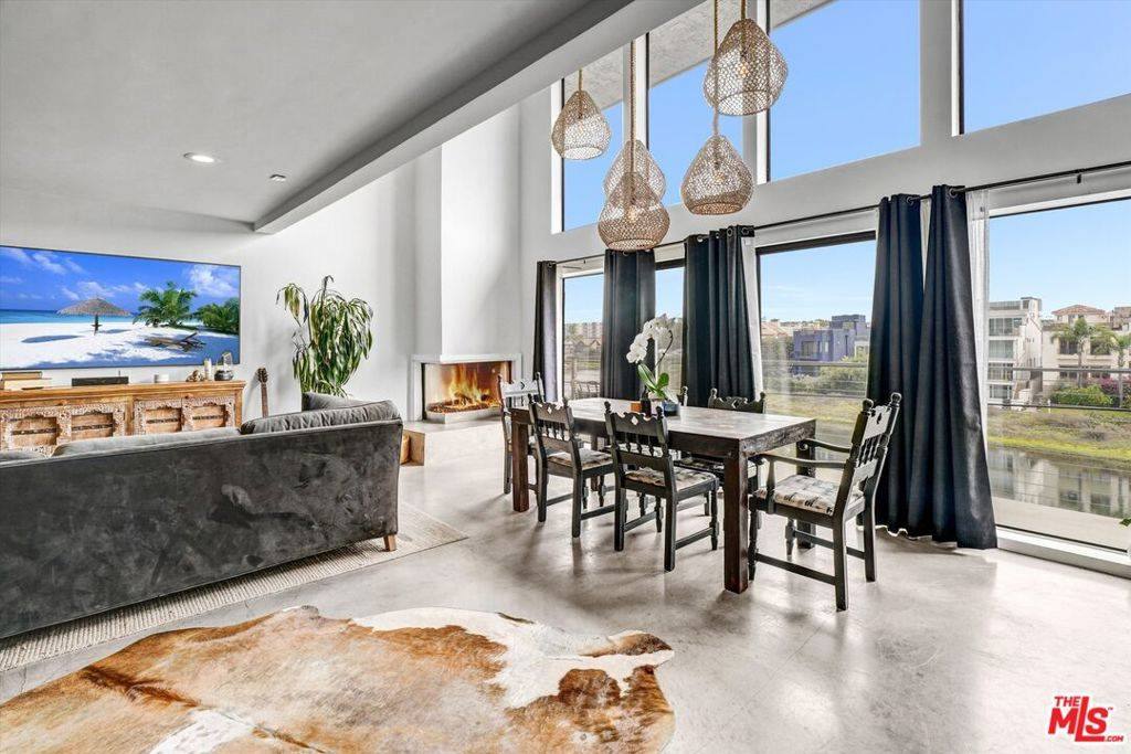 Marina Del Rey, CA 90292,4105 Pacific AVE #1
