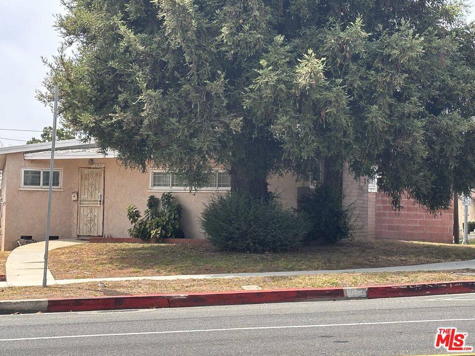 Inglewood, CA 90303,10401 S Van Ness AVE