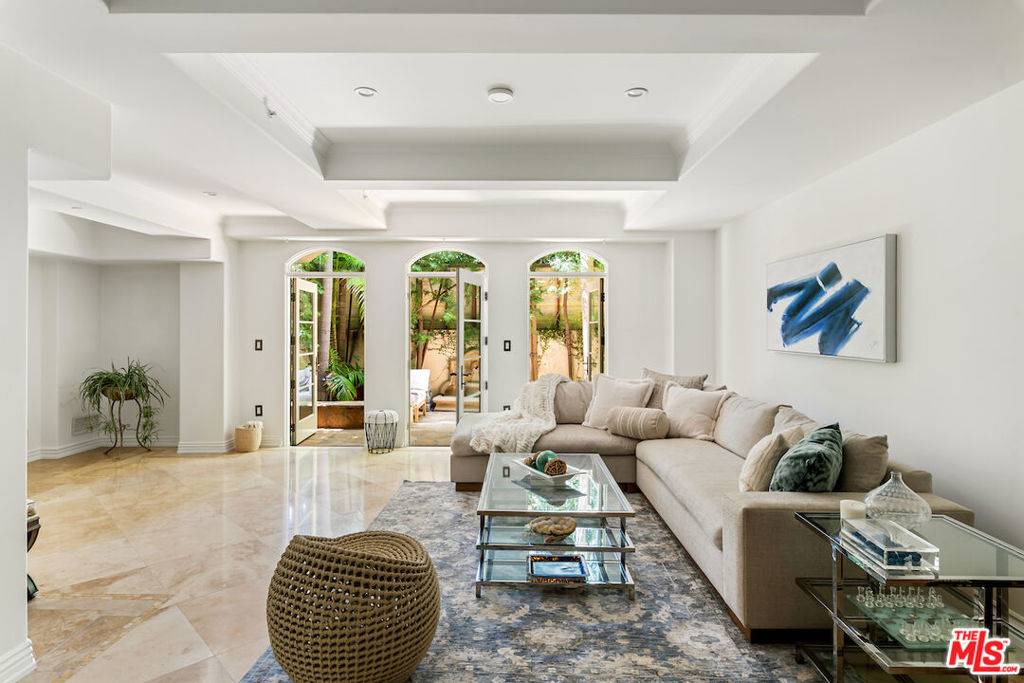 Los Angeles, CA 90024,10795 Wilshire BLVD #105