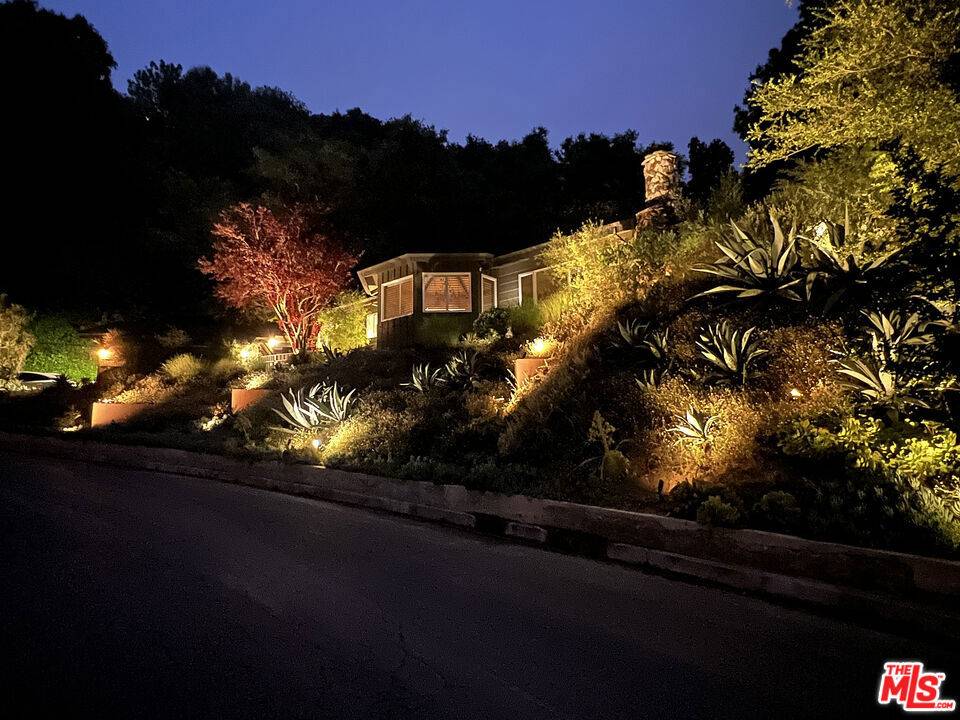 Studio City, CA 91604,11064 Wrightwood LN