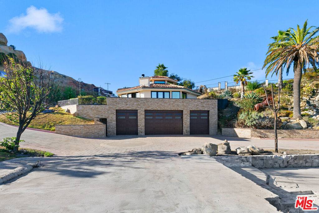 Topanga, CA 90290,23000 Saddle Peak RD