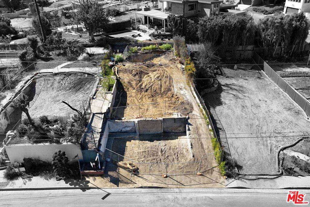 Pacific Palisades, CA 90272,887 Chattanooga AVE