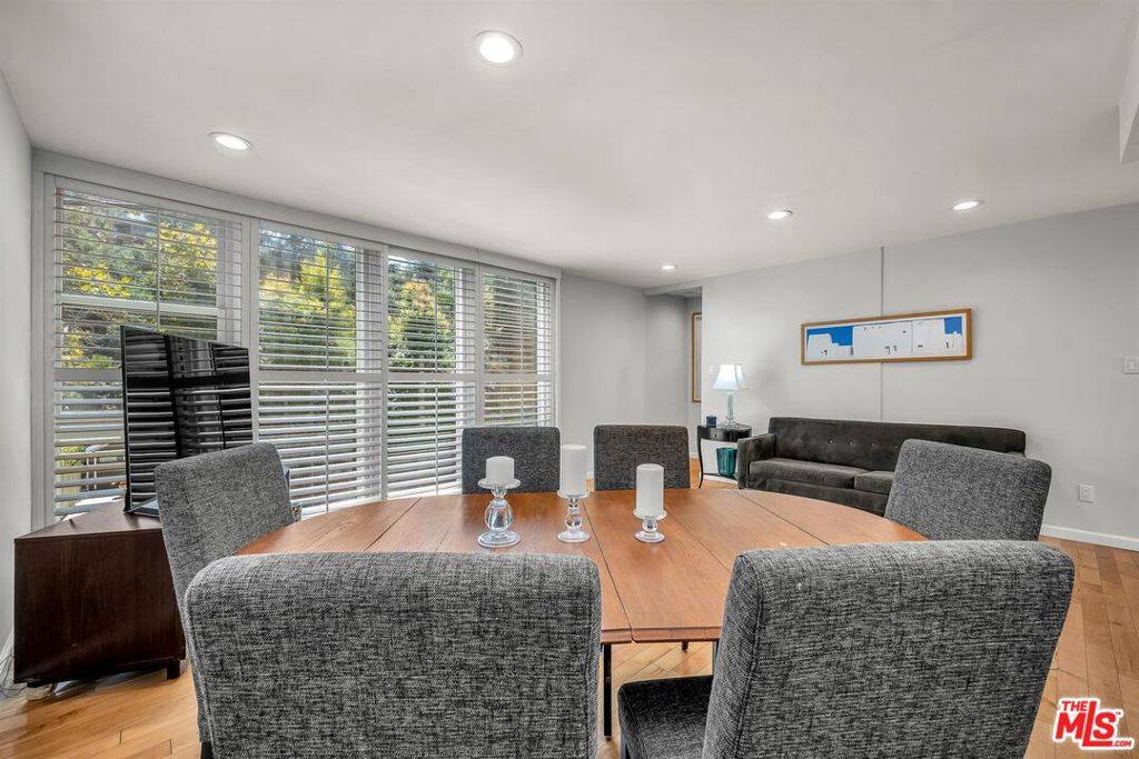Los Angeles, CA 90046,8441 Ridpath DR