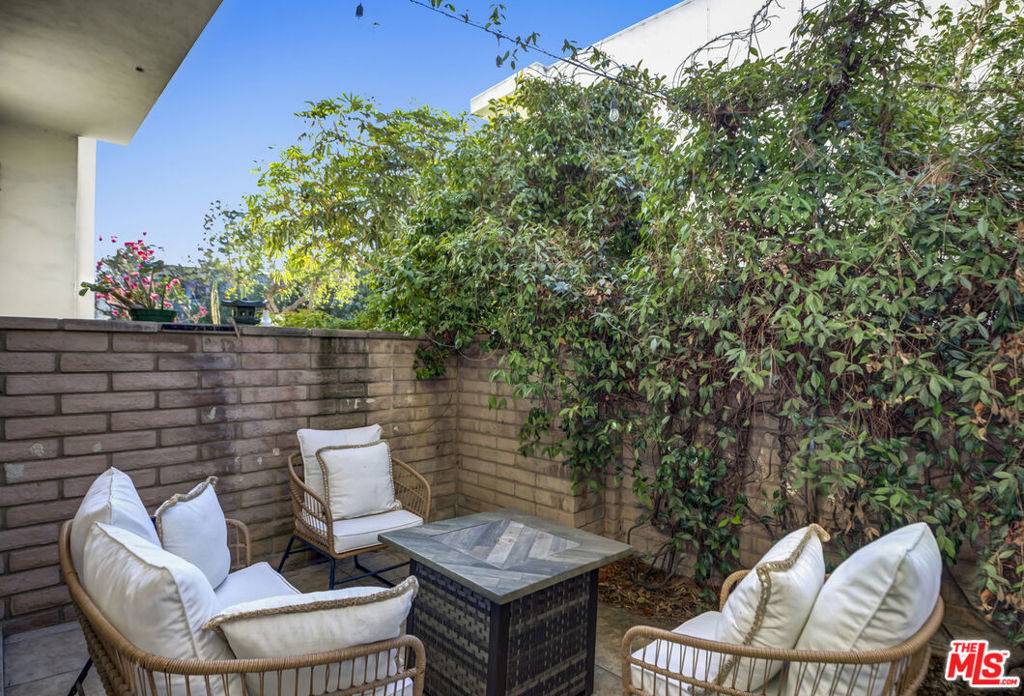 Marina Del Rey, CA 90292,4766 La Villa Marina #B