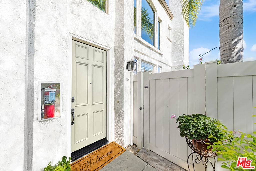 Corona, CA 92879,2130 Almeria ST #105