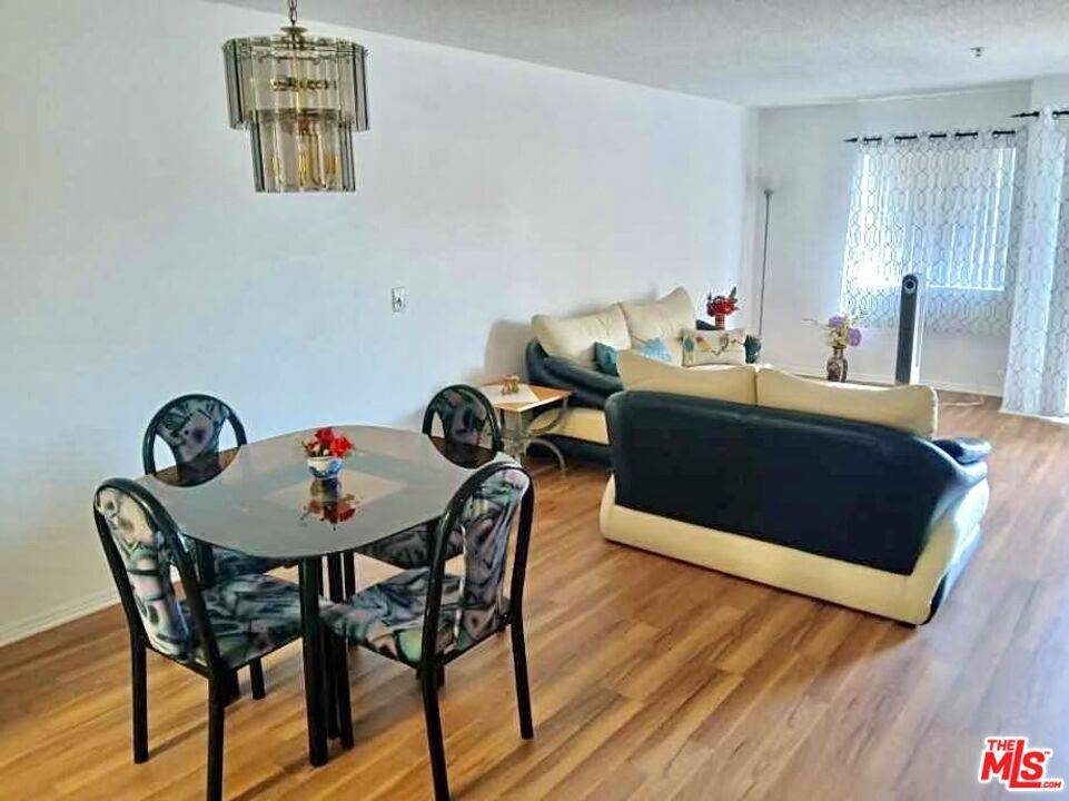 North Hills, CA 91343,9014 Burnet AVE #208