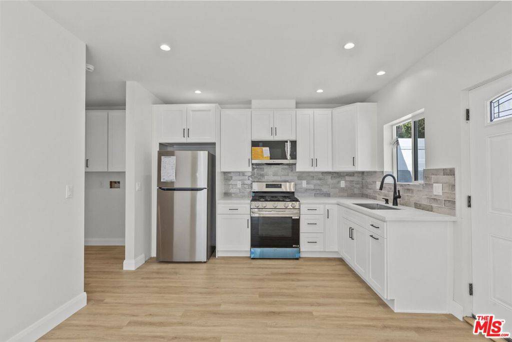 San Fernando, CA 91345,14950 W Tuba