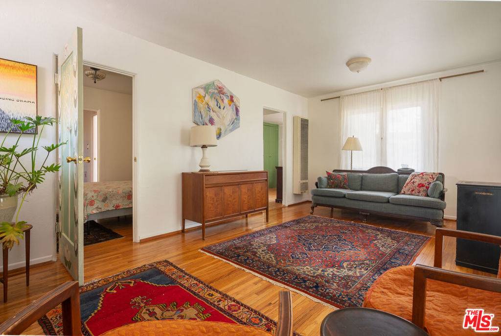 La Crescenta, CA 91214,3043 Piedmont AVE