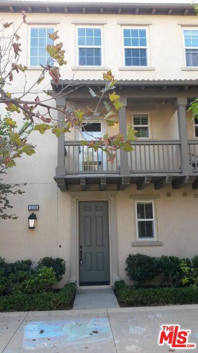 Tustin, CA 92782,15225 KENSINGTON PARK DR