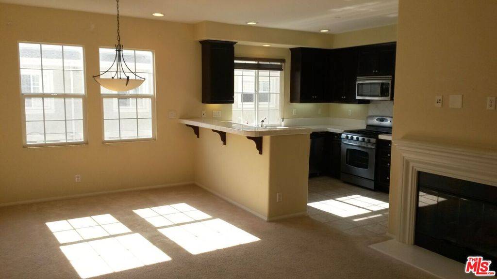 Tustin, CA 92782,15225 KENSINGTON PARK DR