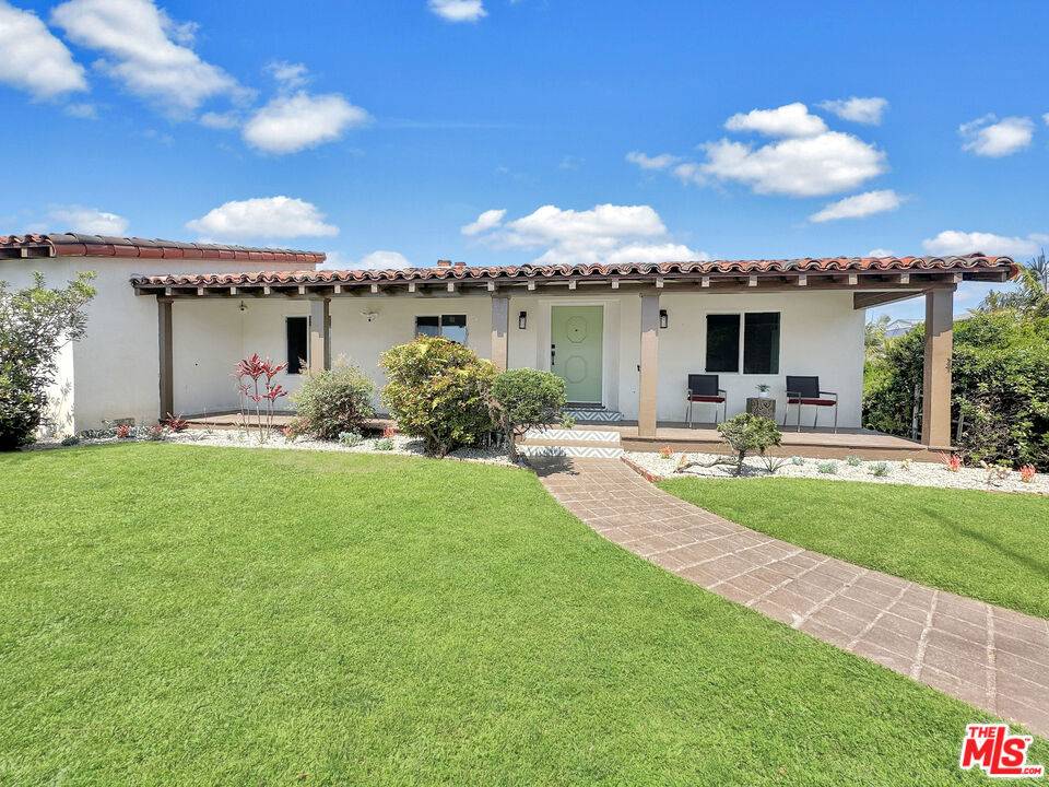Los Angeles, CA 90044,1037 W 83rd ST