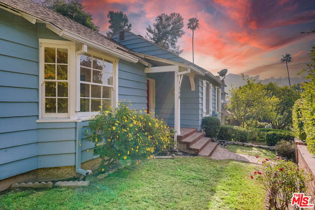 Los Angeles, CA 90068,3246 Benda ST