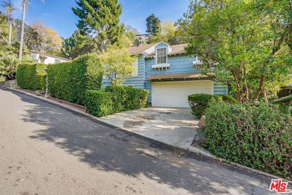 Los Angeles, CA 90068,3246 Benda ST
