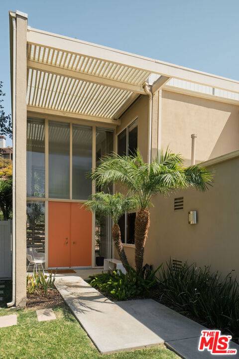 Long Beach, CA 90807,4092 Del Mar Ave