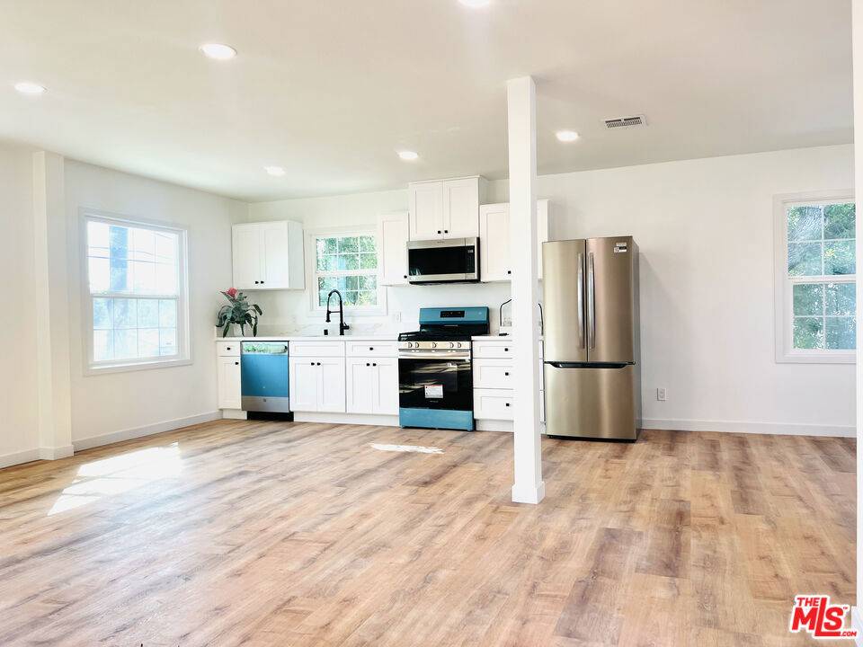 Glendale, CA 91202,938 W Glenoaks BLVD #7