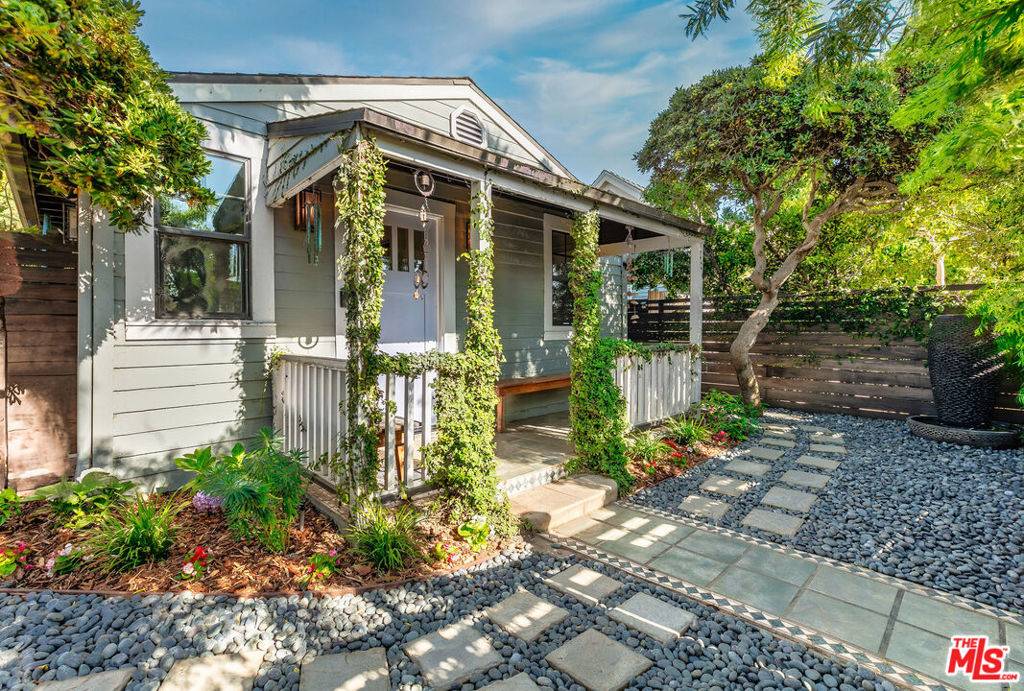 Venice, CA 90291,1014 Oakwood AVE