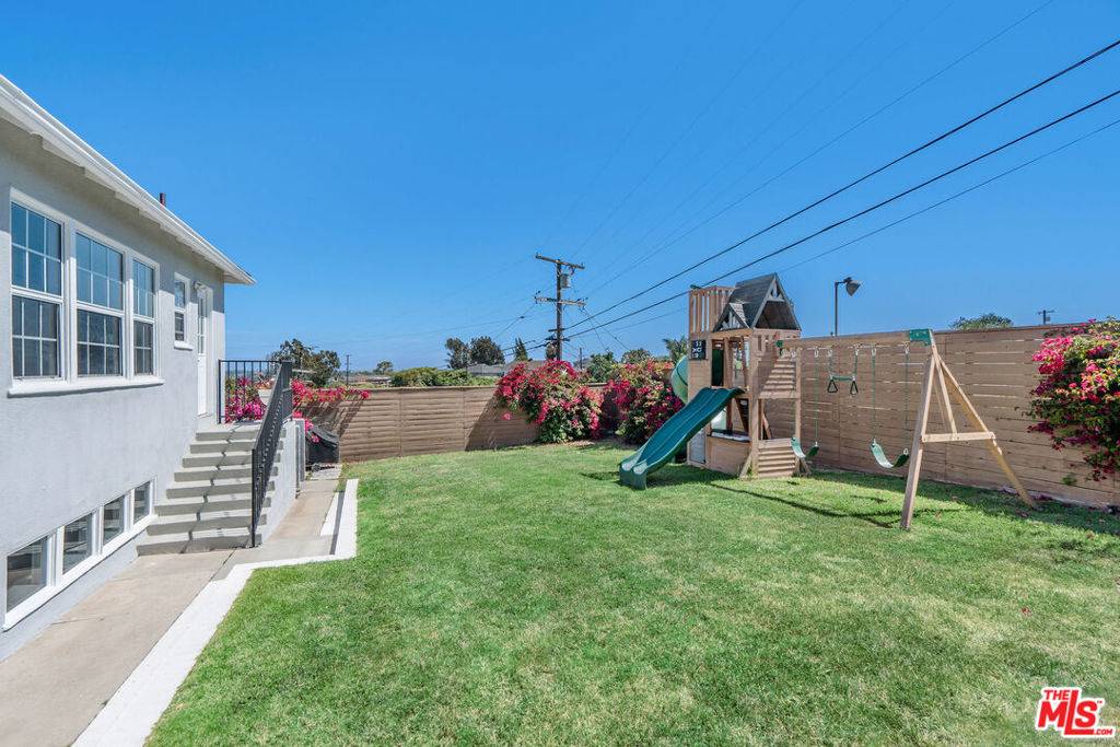 Los Angeles, CA 90043,4949 Onaknoll AVE