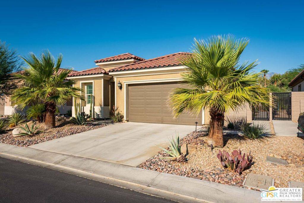 Rancho Mirage, CA 92270,74 Cork Tree