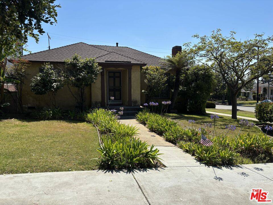 Los Angeles, CA 90045,8301 Rayford DR