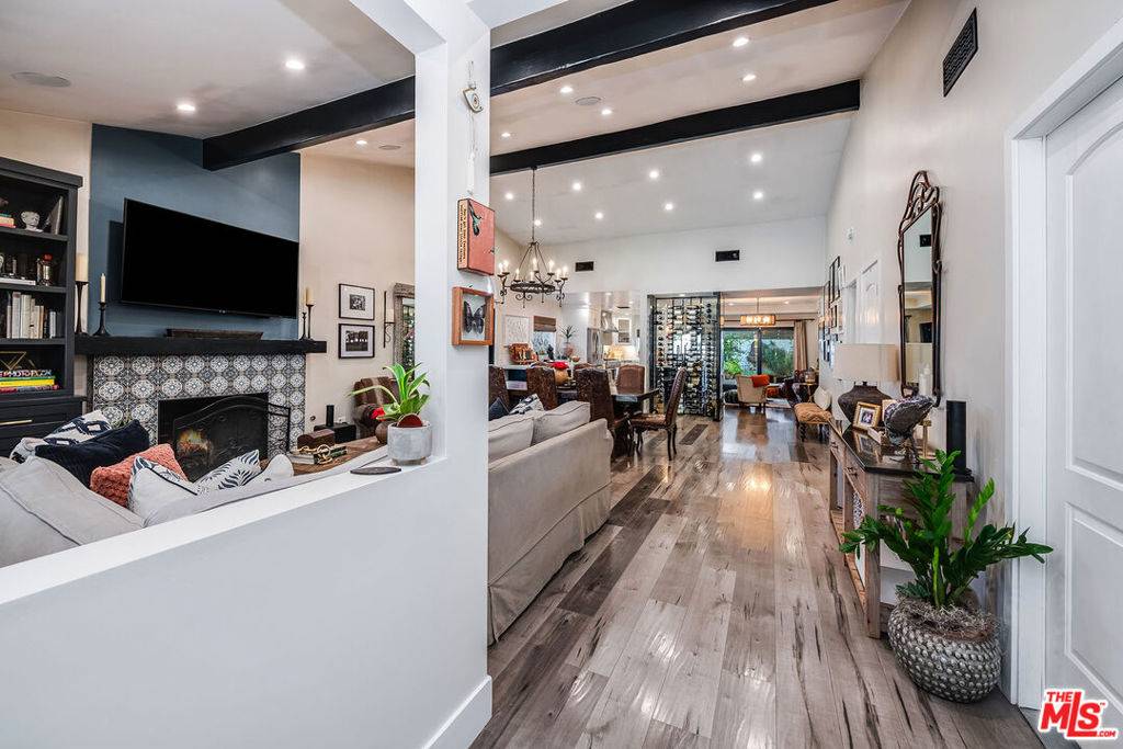 North Hollywood, CA 91602,4635 Bellflower AVE
