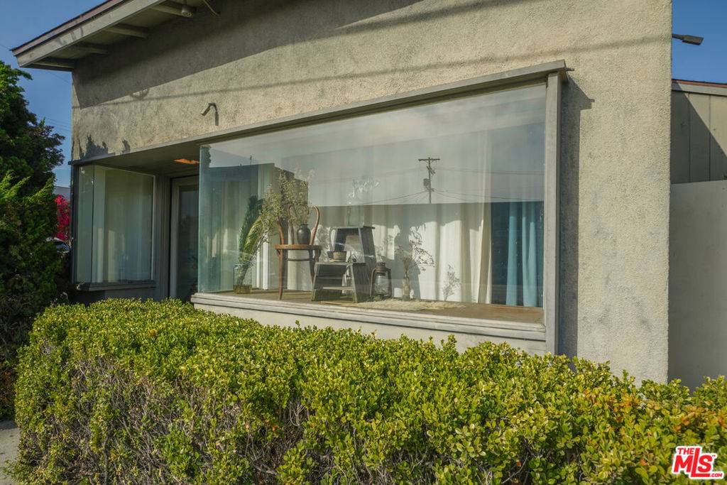Los Angeles, CA 90066,4546 S Centinela AVE