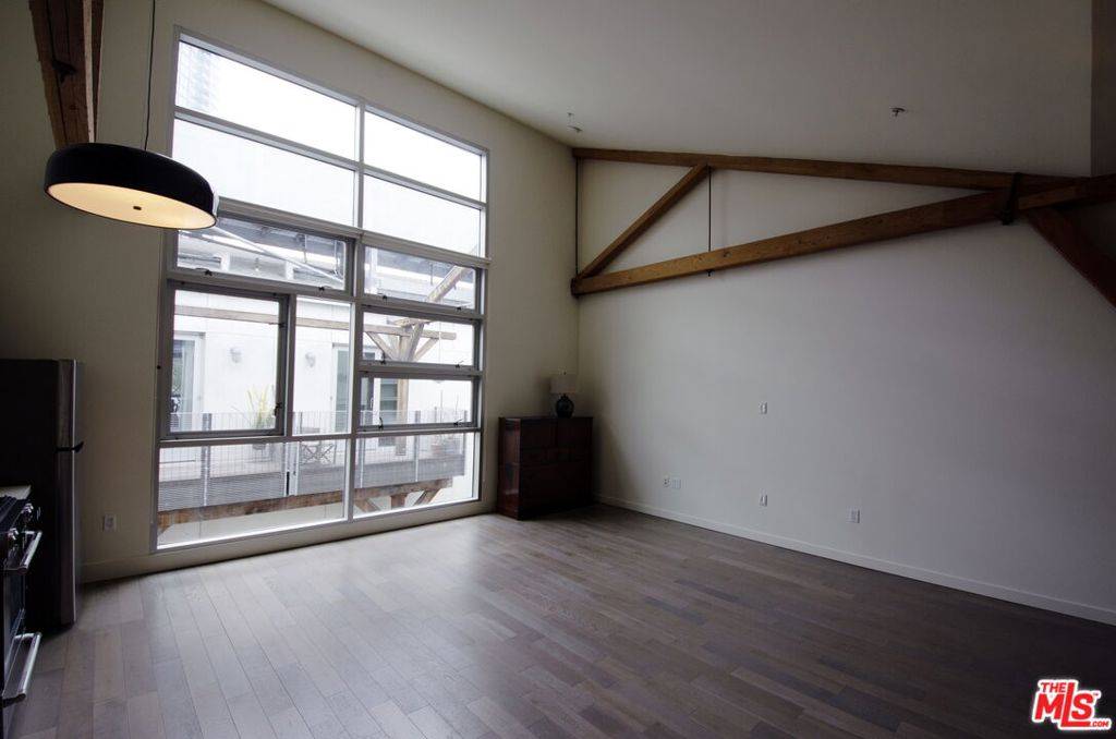 Los Angeles, CA 90013,527 Molino ST #217