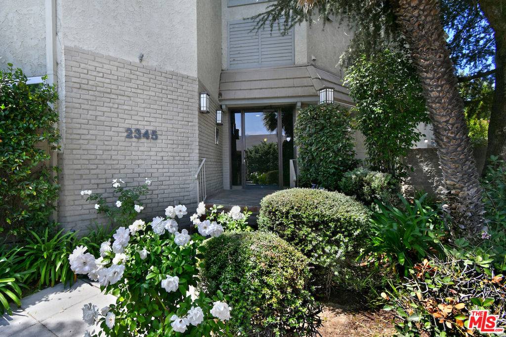 Los Angeles, CA 90077,2345 Roscomare RD #205