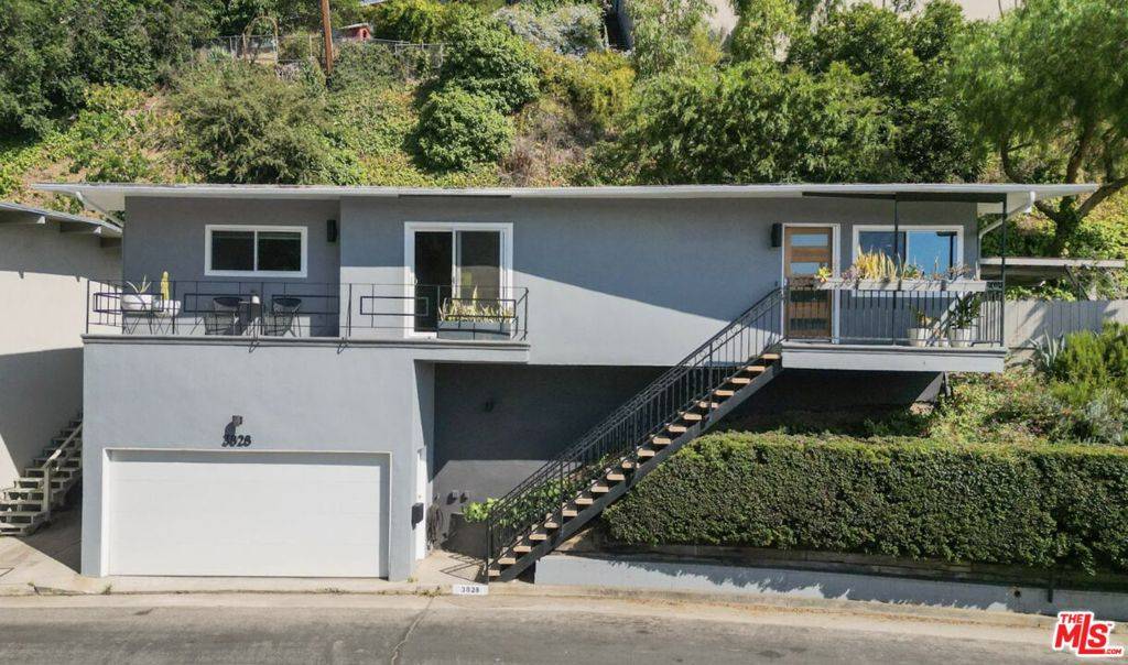 Los Angeles, CA 90065,3828 Toland WAY