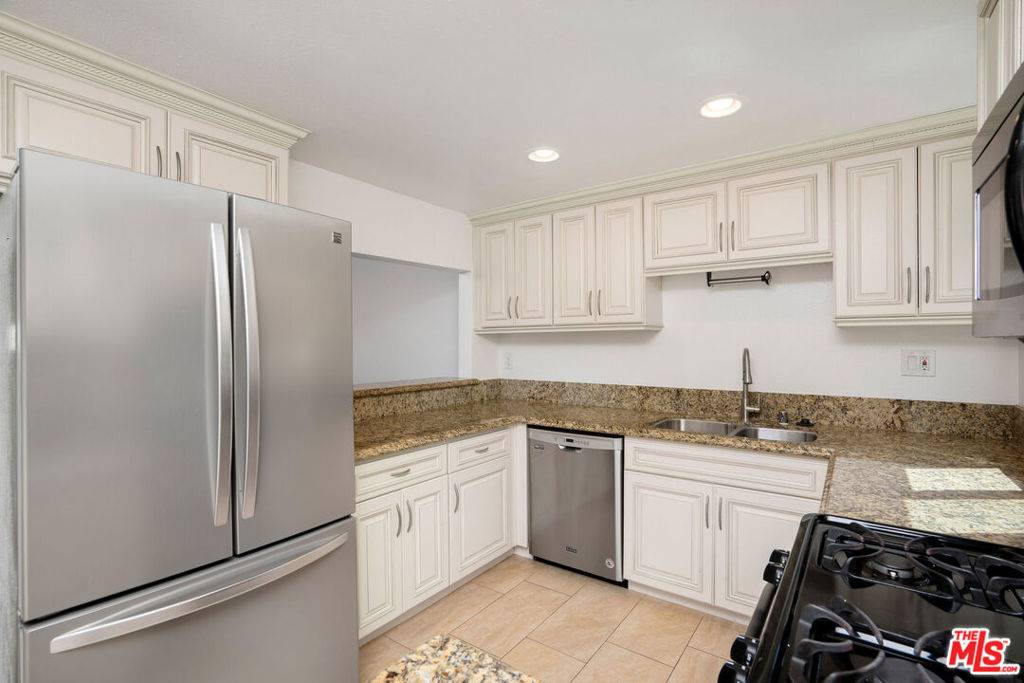 Sherman Oaks, CA 91423,13948 Moorpark ST #4