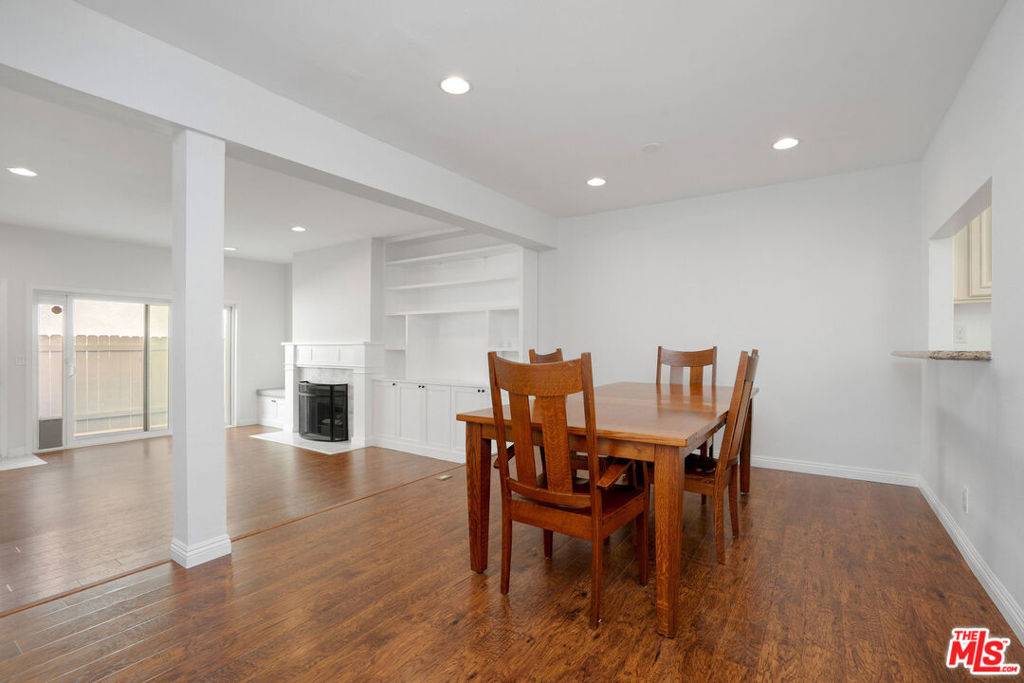 Sherman Oaks, CA 91423,13948 Moorpark ST #4