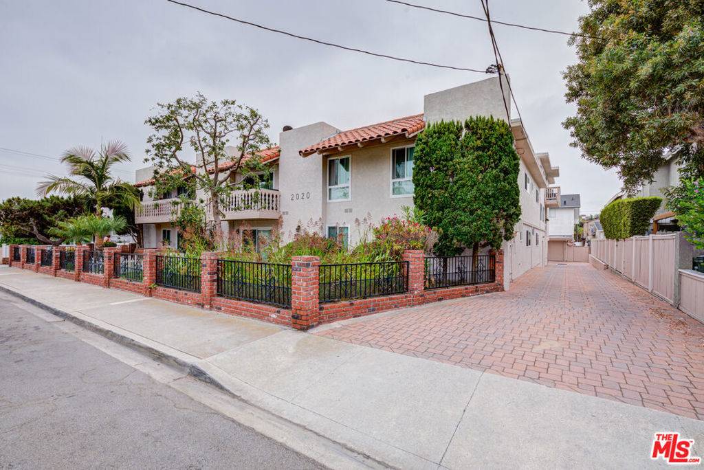 Redondo Beach, CA 90278,2020 Graham AVE #203