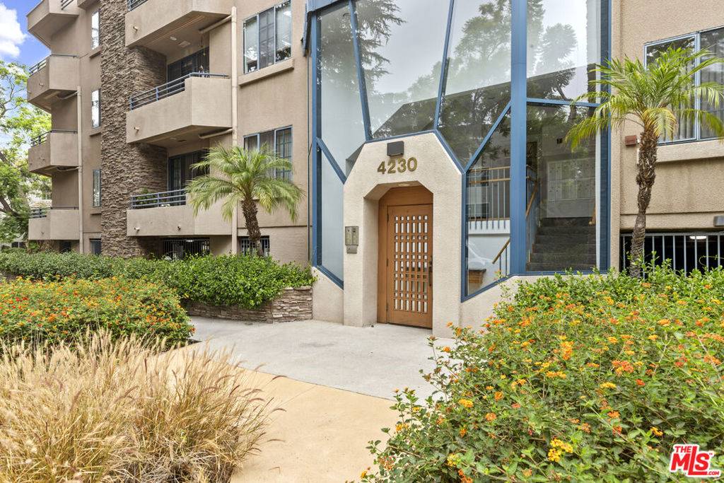 Sherman Oaks, CA 91423,4230 Stansbury AVE #105