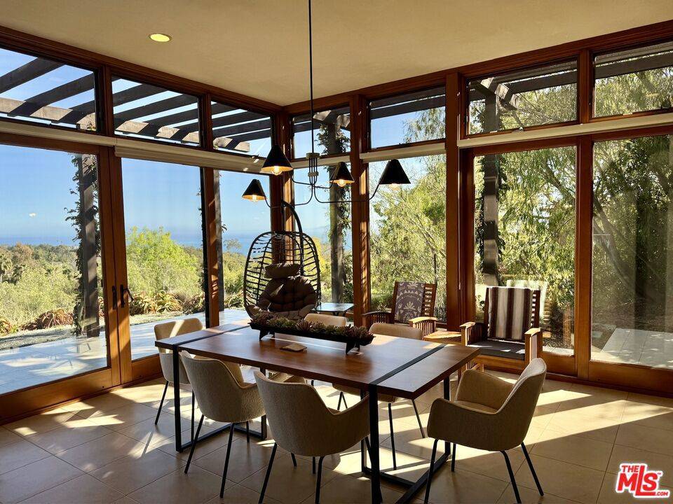 Santa Barbara, CA 93108,401 Nicholas LN