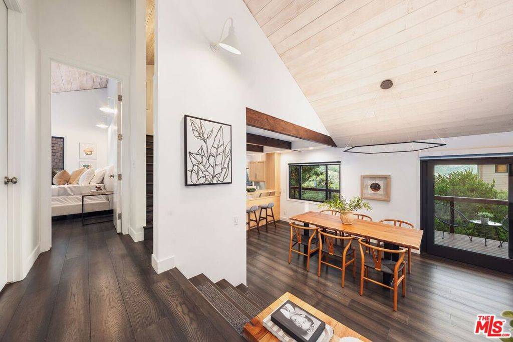 Topanga, CA 90290,19806 Valley View DR