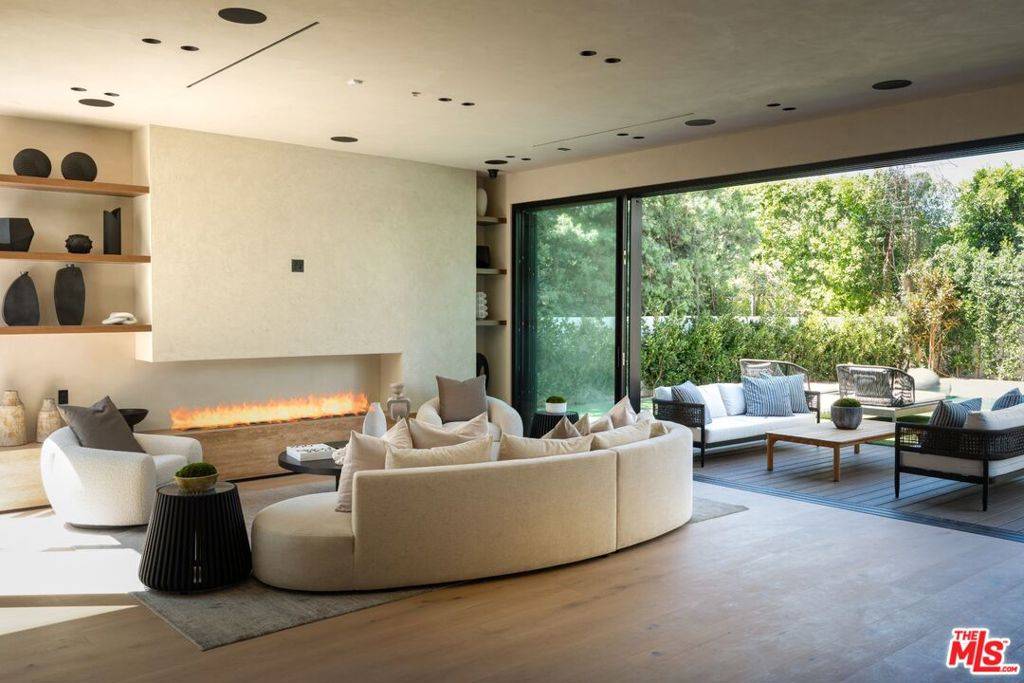 Sherman Oaks, CA 91423,13221 Hesby ST