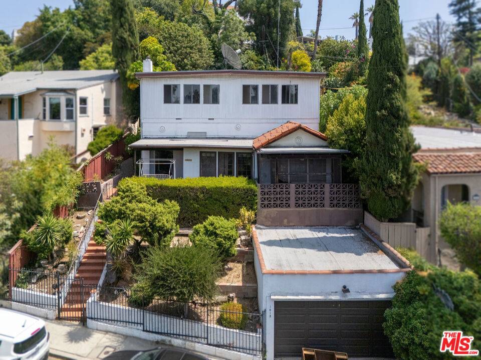 Los Angeles, CA 90026,1612 Redcliff ST