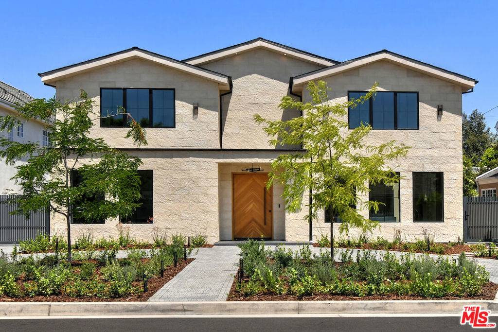 Toluca Lake, CA 91505,112 S Valley ST