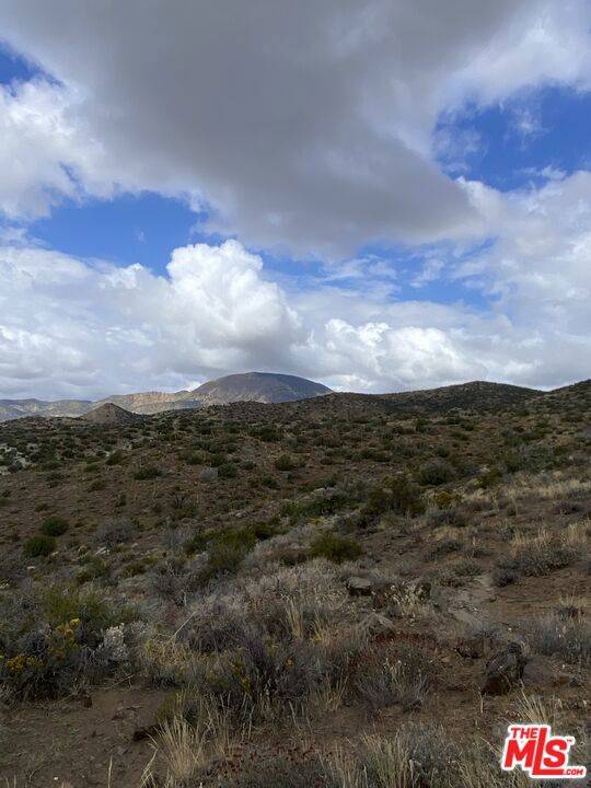 Tehachapi, CA 93561,0 Na